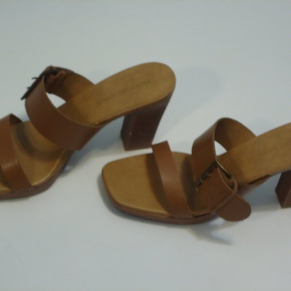 NEWPORT NEWS Leather Heels Size 9 1/2 - Picture 10 of 12